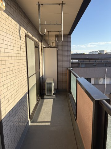 ウメジュネスのバルコニー