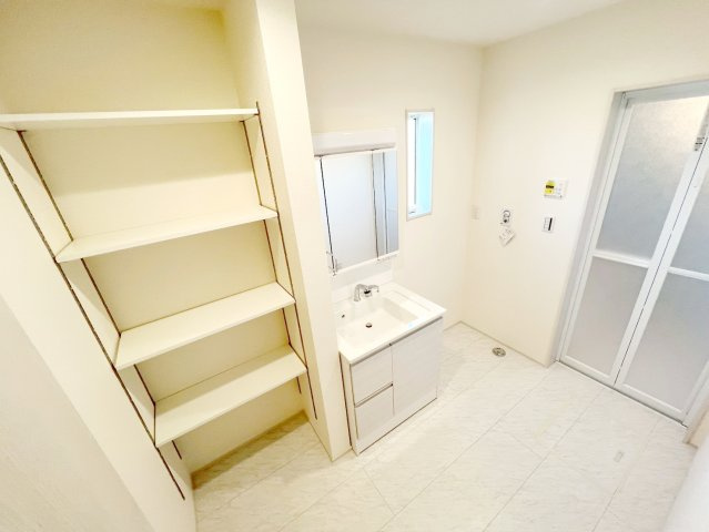 焼津市利右衛門　2期　新築戸建の独立洗面台|収納たっぷり！