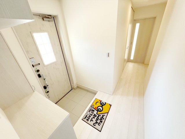 焼津市利右衛門　2期　新築戸建の玄関|気持ちが明るくなりそうな玄関です♪