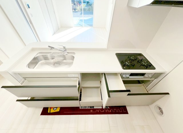 焼津市利右衛門　2期　新築戸建のキッチン|たっぷり収納です♪