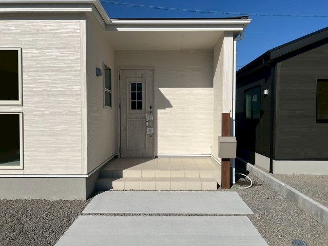 焼津市利右衛門　2期　新築戸建のエントランス