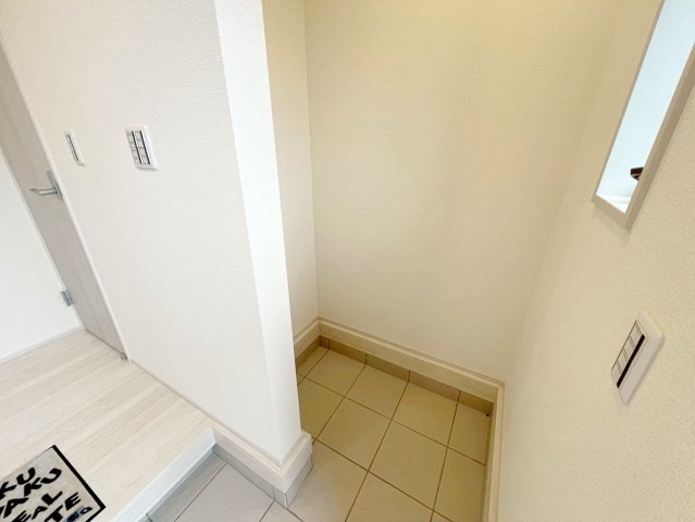 牧之原市細江7期　新築戸建の玄関