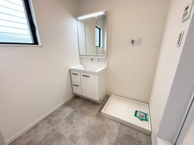 一宮市和光二丁目戸建の洗面所|忙しい朝には欠かせない洗面所です