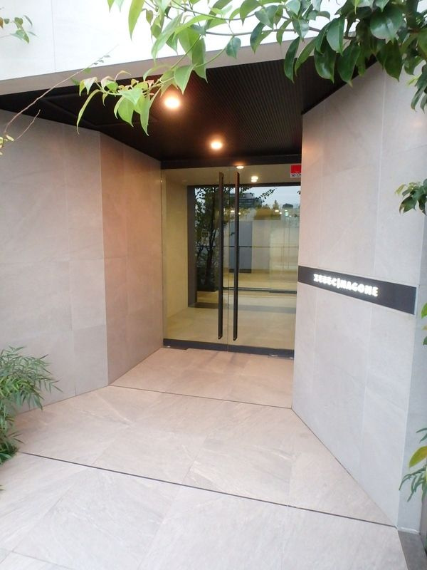 ジーベック馬込のエントランス