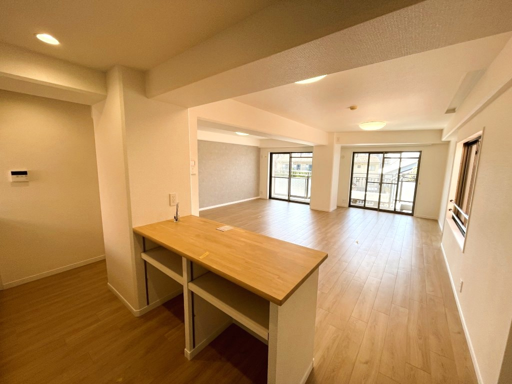 廻間公園南マンションの居間・リビング|おしゃれな居間です