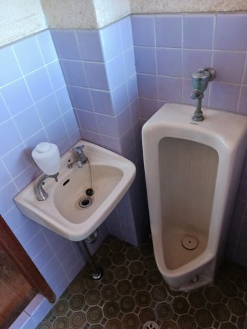 乙川北側町一丁目戸建のトイレ|コンパクトで使いやすいトイレです