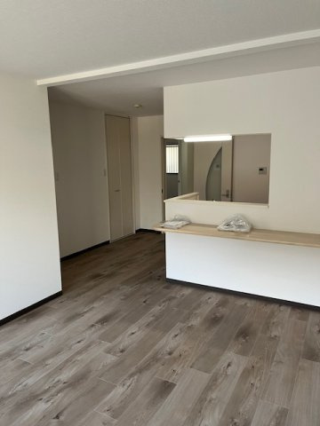 ホワイトキャッスル植田Ⅲの居間・リビング