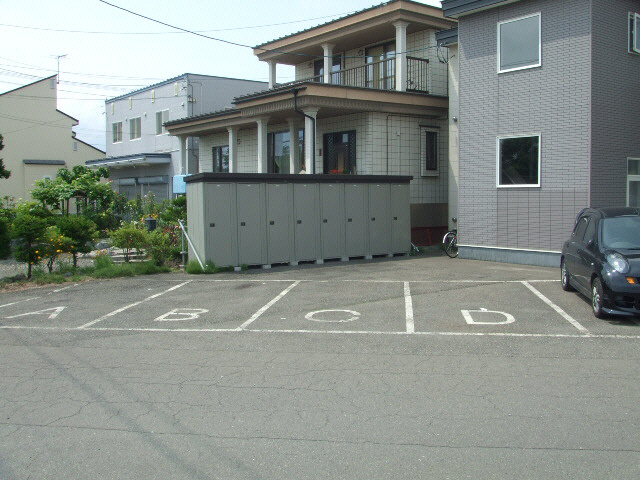 コーポディンの駐車場