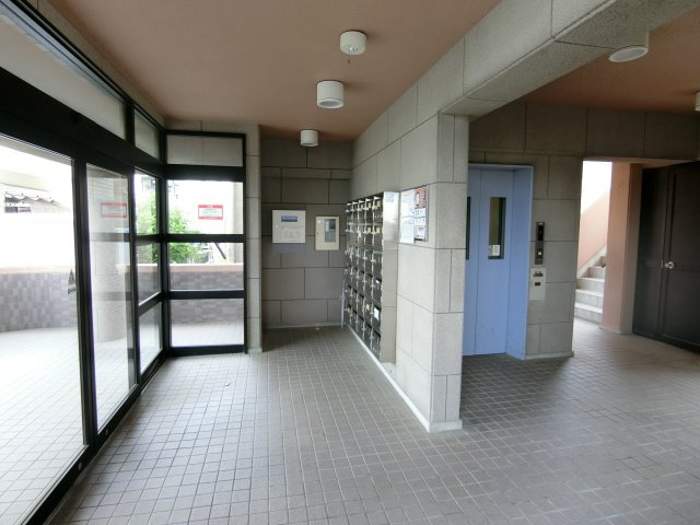 ラフィーネＫのロビー