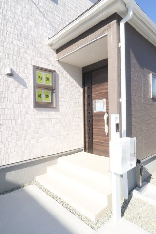 田村市船引町船引字扇田　　　1号棟　　　船引小学校、船引中学区　の玄関