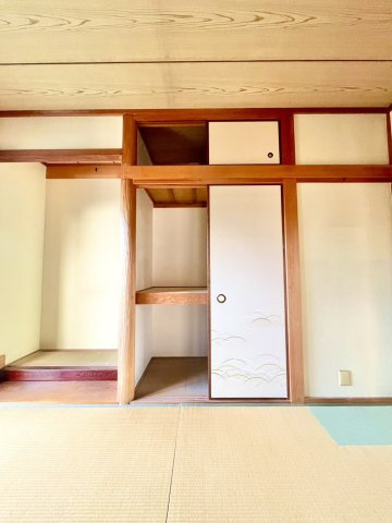 川西市下財町［中古戸建］の収納