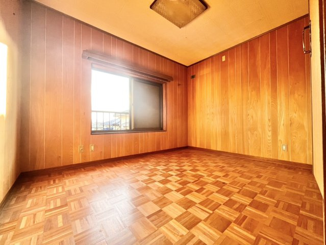 川西市下財町［中古戸建］の洋室|2階洋室　約5.8帖