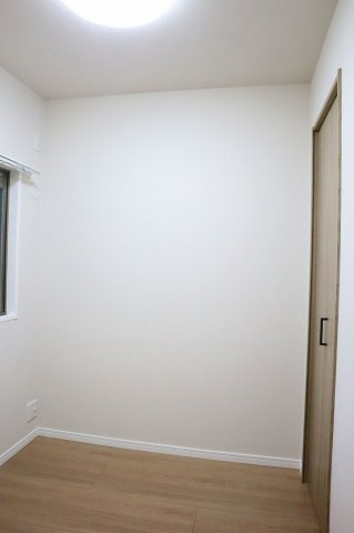 サーパス佐古六番町の洋室|2.5帖のサービスルーム