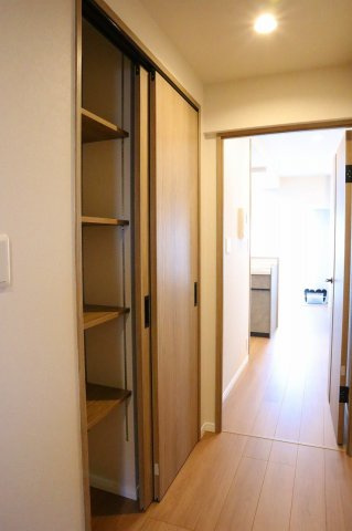 サーパス佐古六番町の収納|便利な廊下収納