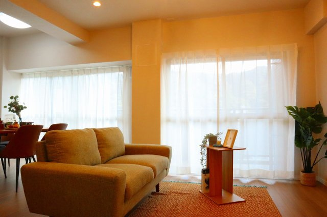 サーパス佐古六番町の居間・リビング