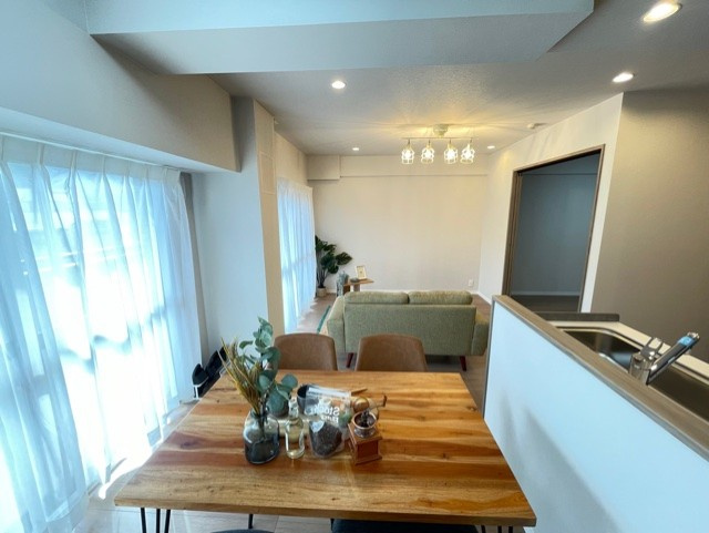 サーパス佐古六番町の居間・リビング