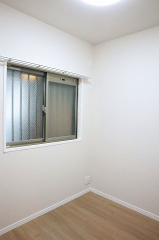 サーパス佐古六番町の洋室|2.5帖のサービスルーム