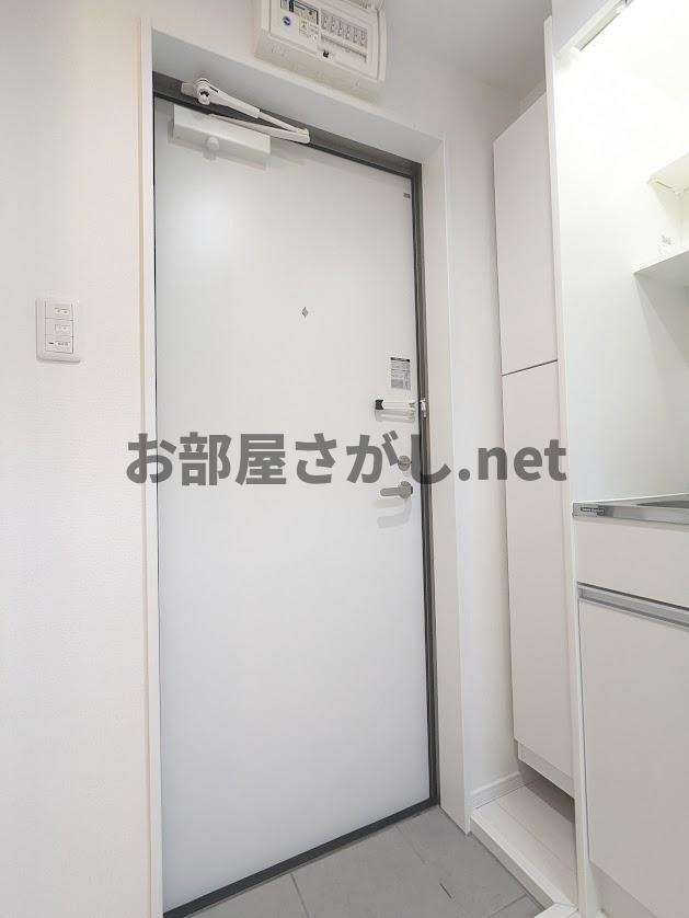 ルベルソー駒沢の玄関