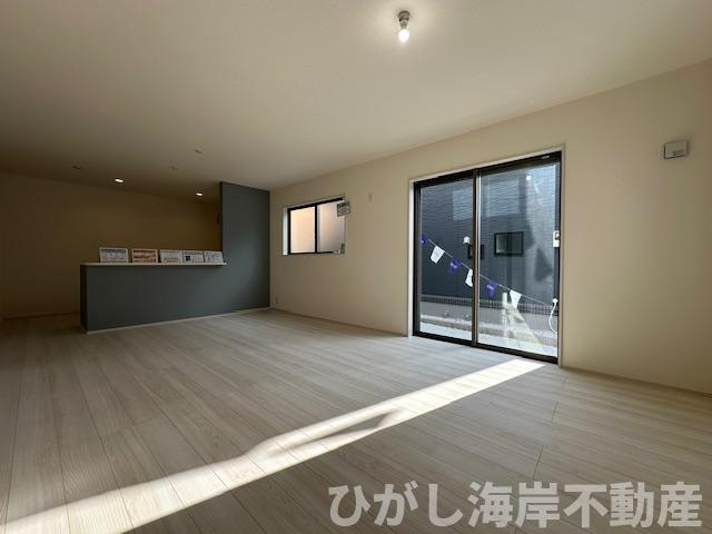藤沢市辻堂東海岸2丁目　 新築戸建 　全2棟の居間・リビング|18帖　LDK