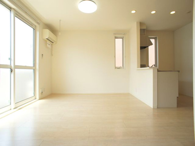 【居間・リビング】 | ヴィヴァーチェⅡ | 白を基調とした清楚な室内☆家具が合わせやすいです♪