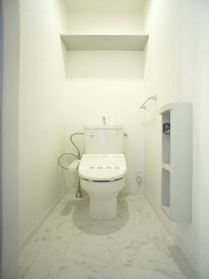 【トイレ】 | ヴィヴァーチェⅡ | 温水洗浄暖房便座機能付きです♪