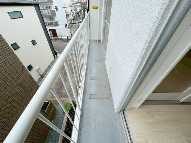 谷田十三マンションのバルコニー