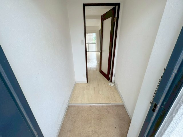 谷田十三マンションの玄関
