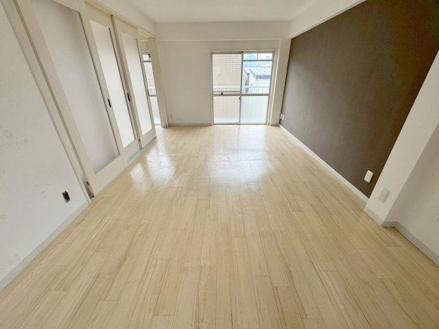 谷田十三マンションの居間・リビング