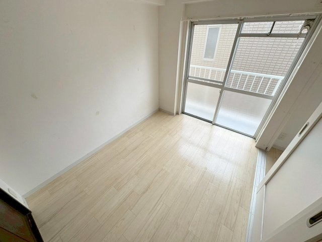 谷田十三マンションの居間・リビング