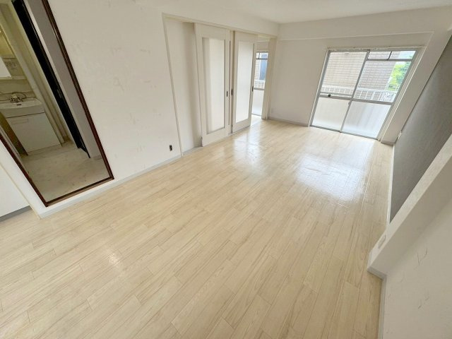 谷田十三マンションの居間・リビング