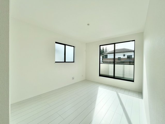 堺市南区高倉台　新築一戸建ての洋室