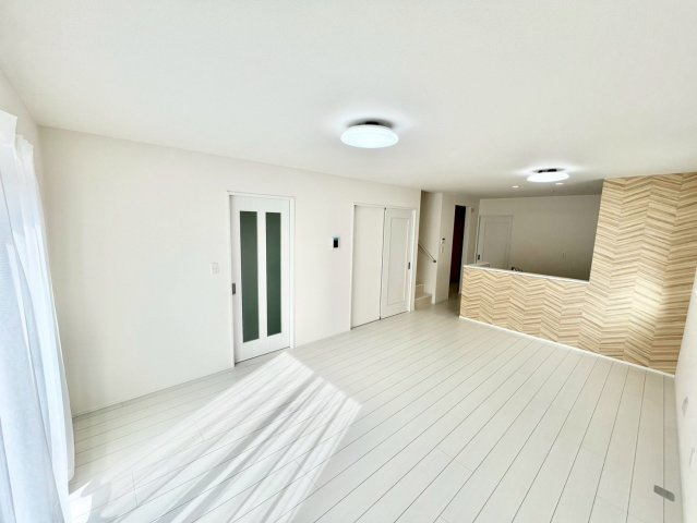 堺市南区高倉台　新築一戸建ての居間・リビング