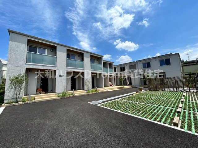 グラナーデ高井戸東の外観|大和ハウスD-ROOM賃貸住宅/省エネ＋創エネで一次エネルギー収支ゼロを目指すZEH-M物件