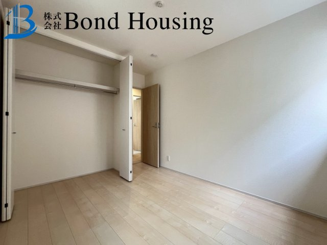 長期優良住宅で安心設計　千鳥が丘3期全2棟　1号棟の前面道路含む現地写真