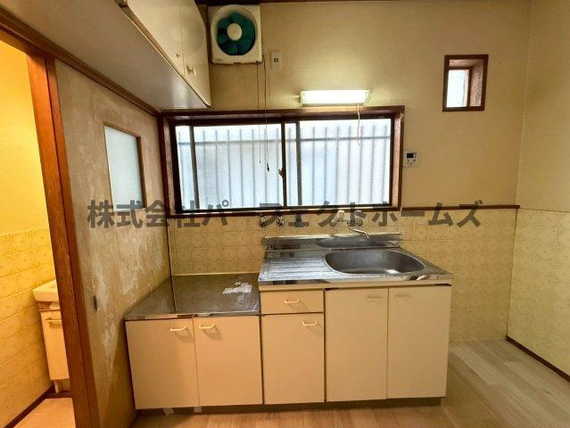 下神田町テラスハウス　賃貸のキッチン|コンパクトなキッチンで掃除もラクラク