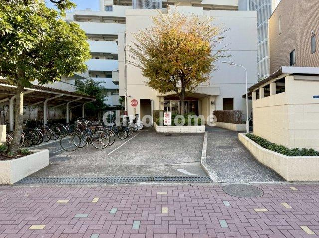 藤和門前仲町コープのエントランス|【エントランス】マンションのエントランスは、その物件の印象を決める、顔とも言える場所です。毎日通る場所ですからきれいなのが一番です。