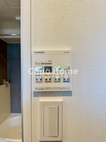 藤和門前仲町コープの冷暖房・空調設備|【浴室乾燥機】暖房・冷風・換気・乾燥が可能です。毎日を快適に過ごせるうれしい機能が揃っています。雨の日の洗濯物も安心です。