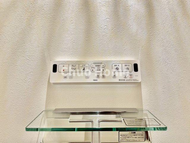 藤和門前仲町コープの内装|【ウォシュレット】清潔に使いたいお手洗いには最適な設備です。もちろんウォームレットも標準装備です。