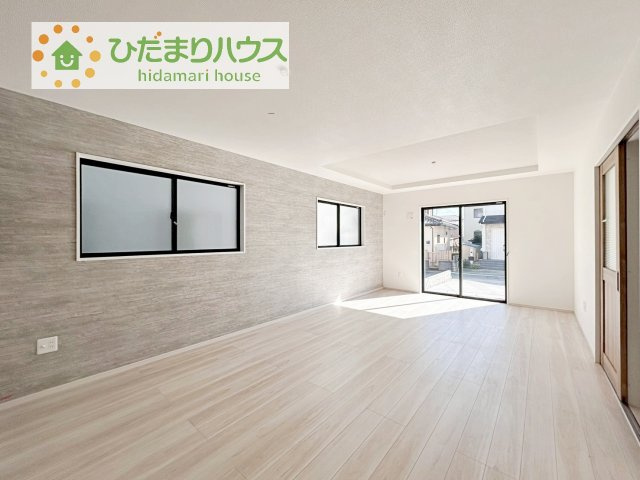【居間・リビング】 | 我孫子市青山2期　新築戸建　2号棟 | お子様が元気に遊べる広々としたリビングです！