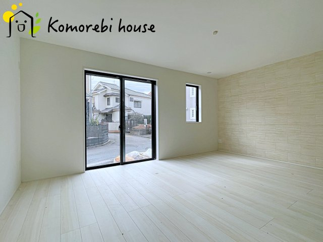 上尾市上　29期　新築一戸建て　グラファーレ　02の居間・リビング|26.2.26　撮影済み