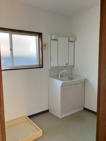 大字田吉の独立洗面台