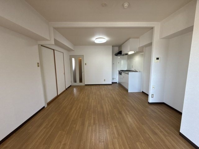 ロイヤルコーポ姫路栗山町の居間・リビング