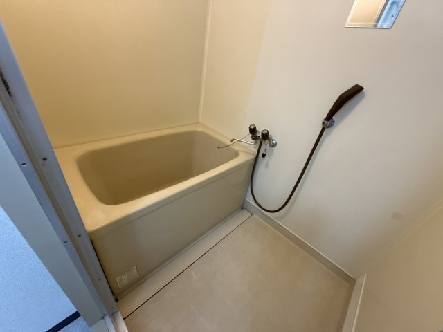 姫路市栗山町の賃貸マンションの浴室