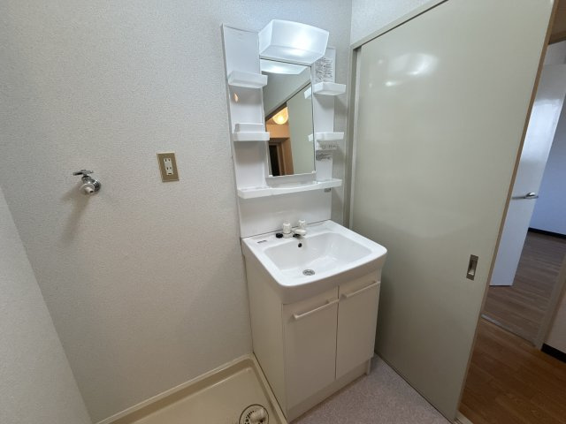 ロイヤルコーポ姫路栗山町の洗面所