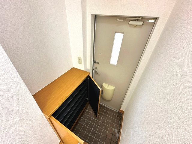 ドリーム・パレスの玄関|イメージ（同建物内別部屋の写真です）