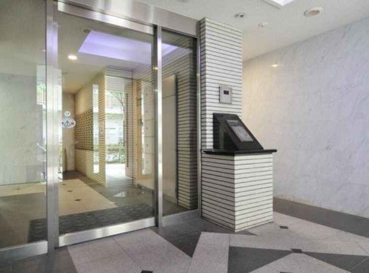 メゾン・ド・ヴィレ日本橋中洲のエントランス