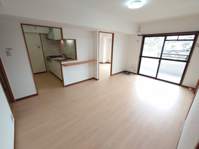 【居間・リビング】 | サンライフ清見（C-11）