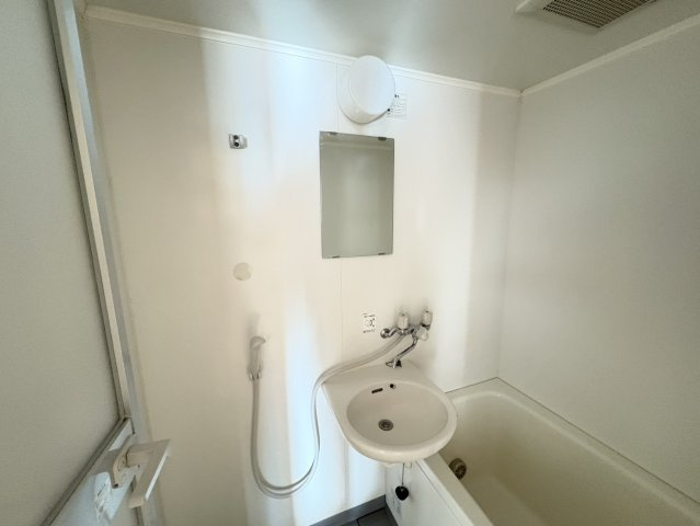 里見サンリビングの洗面所
