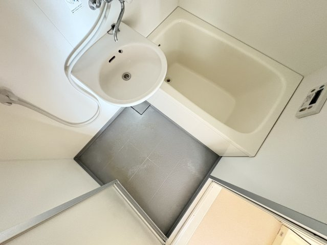 里見サンリビングの浴室