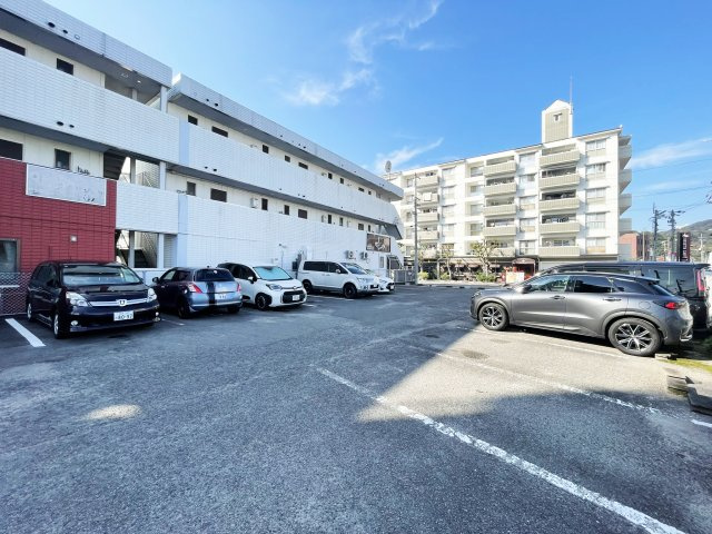 第2コーポ浜田の駐車場